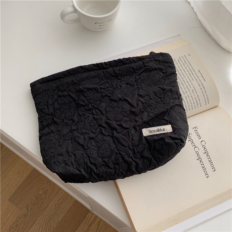 17192 French elegant embossed makeup bag, ins Japanese and Korean lipsticks, loose change storage bag, mobile phone clutch Item Picture