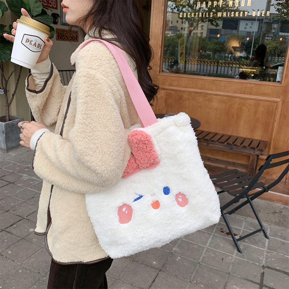 110292 Plush embroidered cartoon girl sweet handbag, large-capacity single-shoulder bag, portable bag for work and commuting full figure