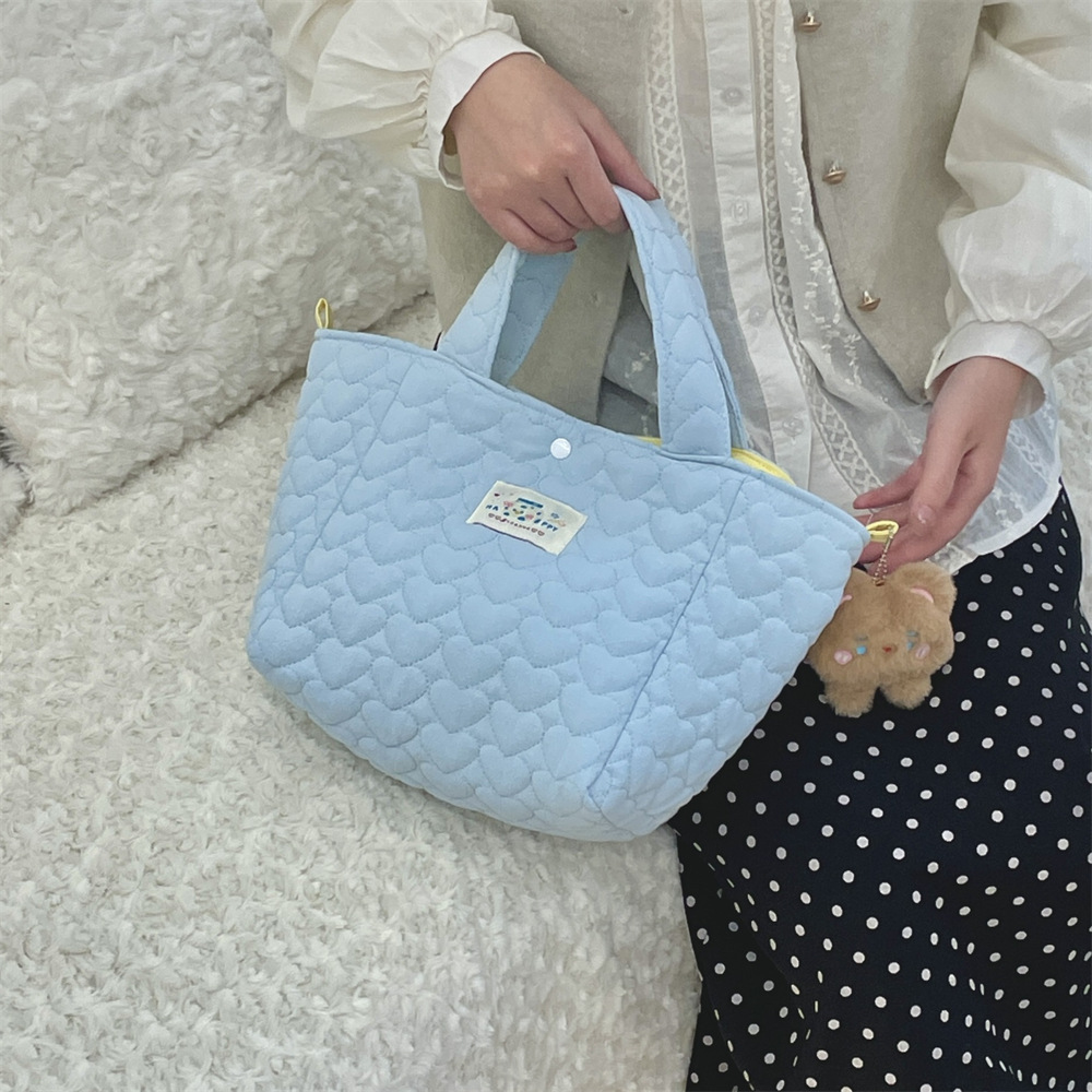 411272 Soft quilted heart-shaped hand-held bento bag, casual handbag, student commuting lunch box bag details Picture