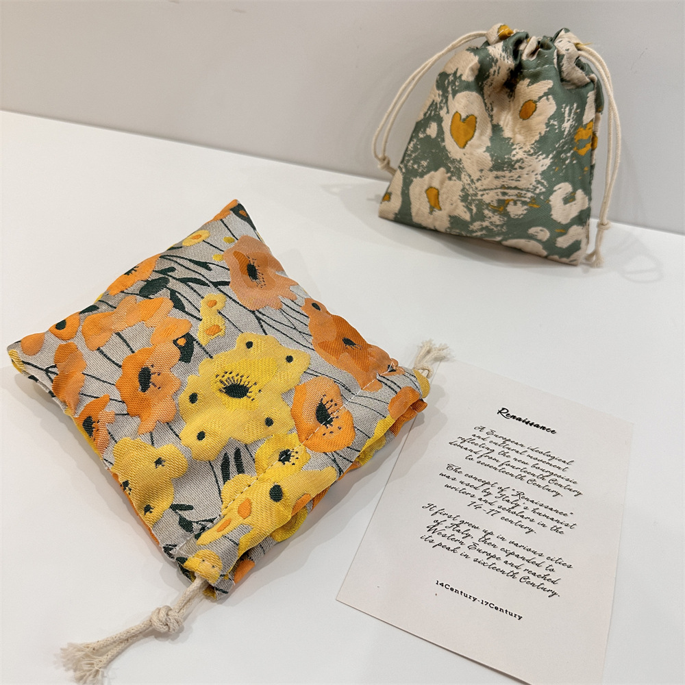 3855 Floral drawstring drawstring opening storage bag, travel sorting and organizing bag, portable makeup bag, mobile phone small cloth bag Application Scenario