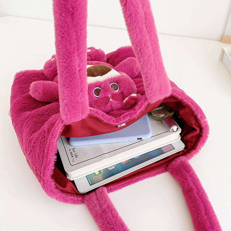 Cute strawberry bear doll handbag for girls 2023 new style fashionable cartoon plush bag soft and cute girl single room bag Application Scenario
