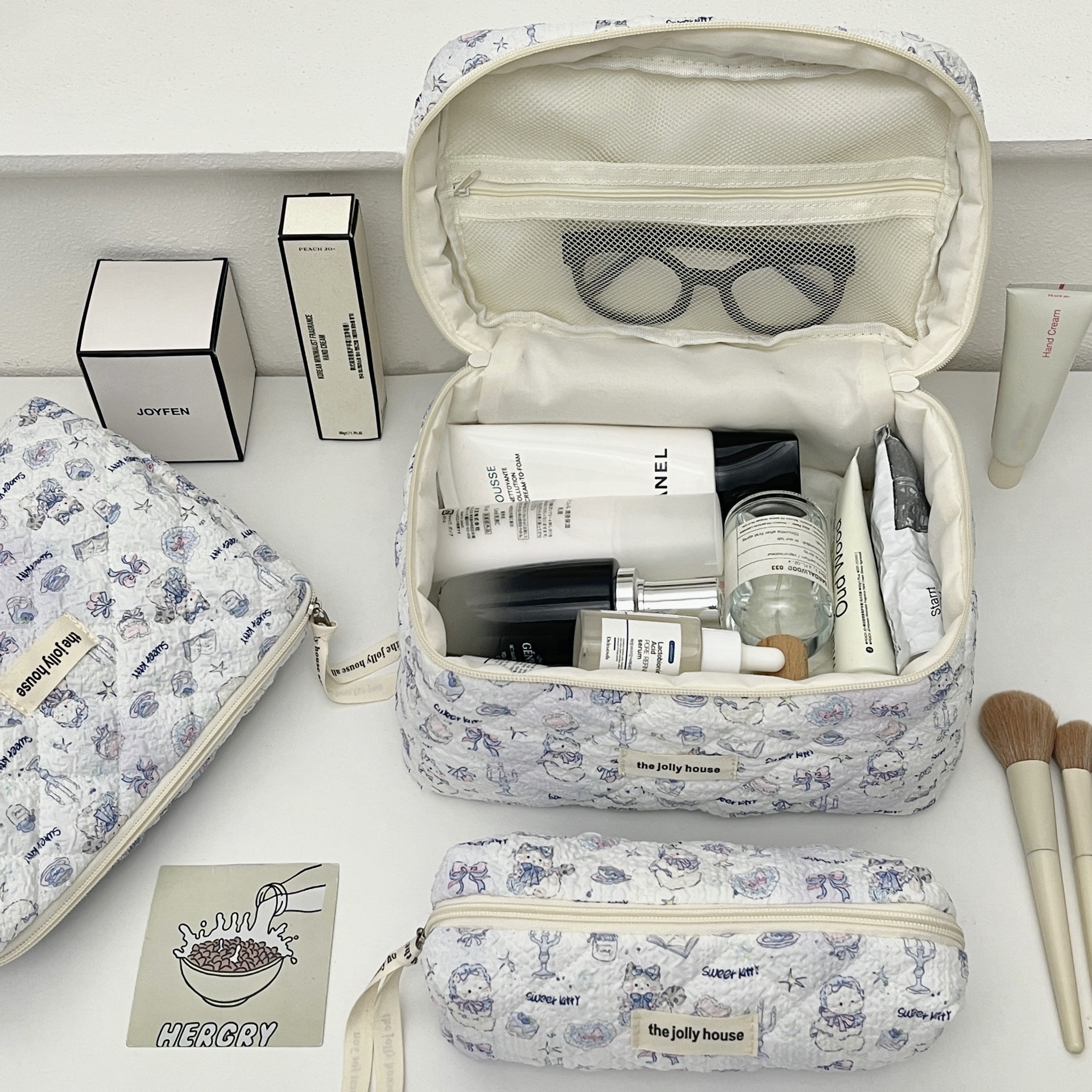 Nai Hu Hu Floral Cat Makeup Bag for Women's ins portable large-capacity travel cosmetics hand-held toiletry bag Specification drawing