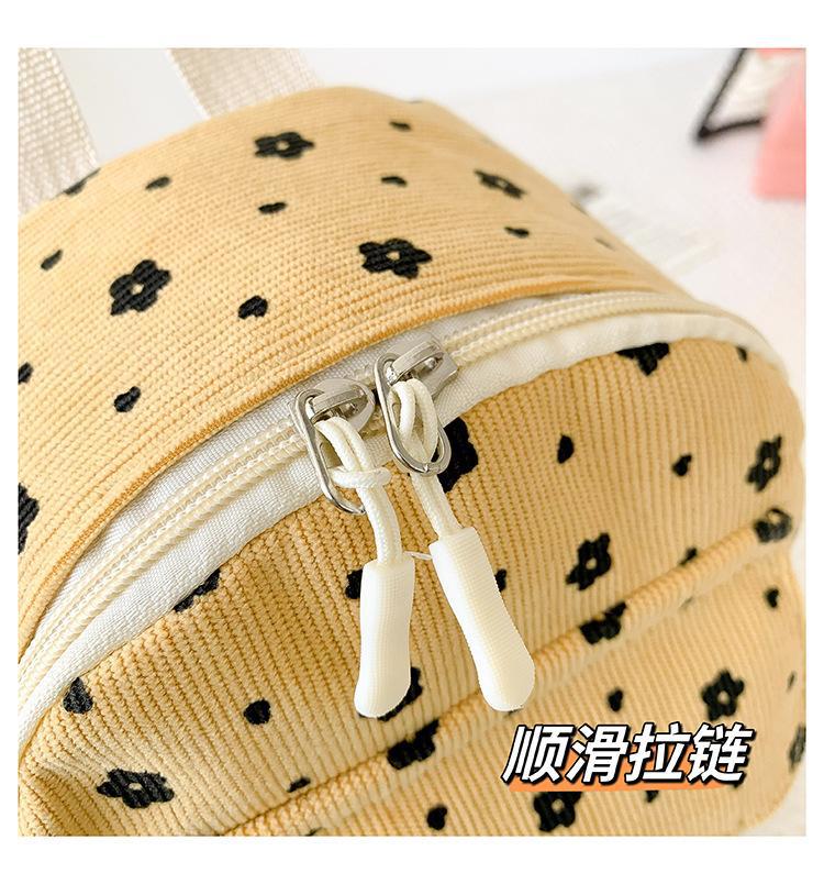 The 2024 backpack features a Japanese-style, fresh and girlish casual multi-purpose single-shoulder bag and a Korean-style, fashionable and retro crossbody bag Application Scenario