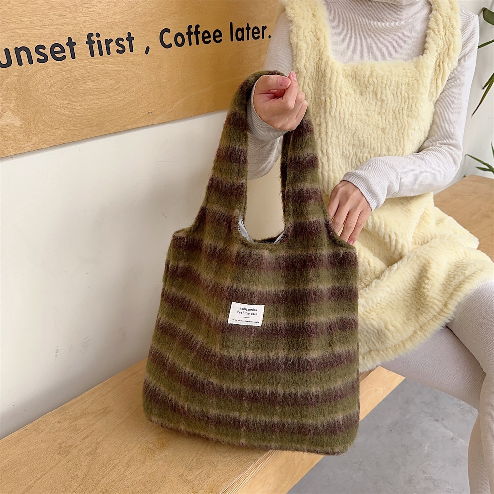 31292 Japanese and Korean large-capacity woolen checkered bag for women, 2023 new Tote bag, commuter and school single-shoulder bag Specification drawing