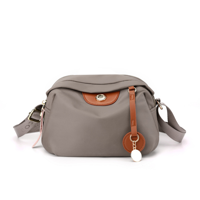 Colorful Fox's new portable single-shoulder bag, a trendy Japanese crossbody bag for women, and a water-resistant nylon phone case Item Picture