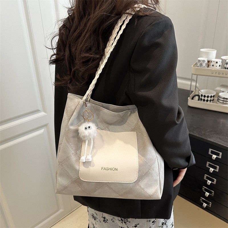 New summer casual and elegant women's bags, large-capacity tote bags, single-shoulder underarm bags, fashionable and trendy commuting and school bags Specification drawing