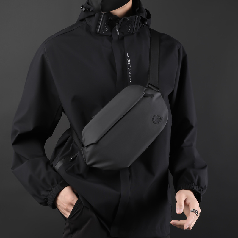 Wepower's new men's magnetic buckle crossbody bag, outdoor single-shoulder bag, chest bag, motorcycle bag, cycling bag and crossbody bag details Picture