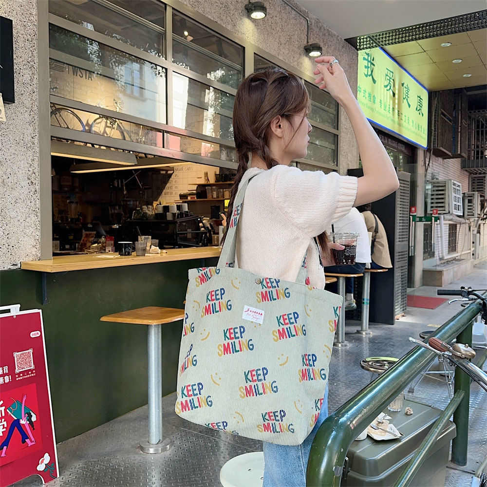 310241 Autumn and Winter single-shoulder bag, large capacity handbag, student cloth bag, 2023 Artistic women's Bag, Casual bag Application Scenario