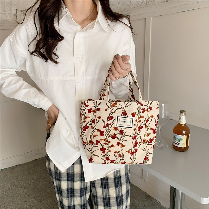 2112 Corduroy woven label hand-held bento bag, ins Artistic and retro, small commuting bag for work, Mommy lunch box bag Application Scenario
