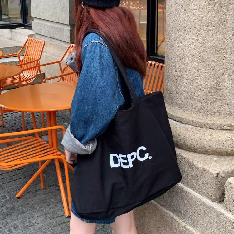 New letter-printed canvas large-capacity canvas bag, single-shoulder casual commuting bag, canvas bag, ins laid-back style details Picture