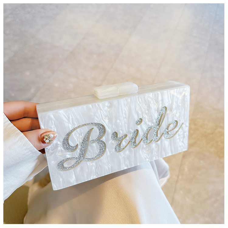 Ladies' new fashionable hundred-tower white pearlescent letter-sequined acrylic bag, exquisite cross-cut banquet dress bag details Picture