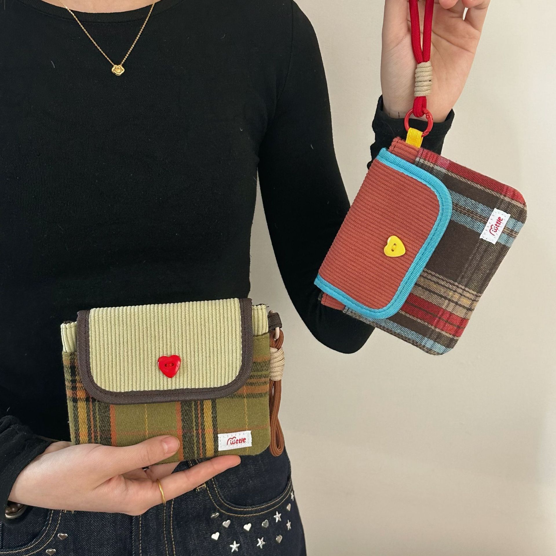 Retro checkered mini red envelope 2025 new portable and portable travel miscellaneous storage bag, earphone case, coin purse Specification drawing