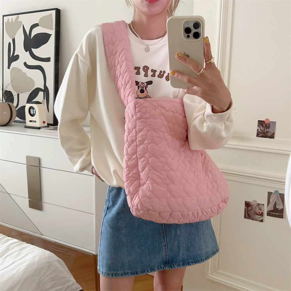 39131 Japanese quilted heart-shaped cotton tote travel bag Crossbody bag for women, large-capacity single-shoulder crossbody canvas bag Specification drawing