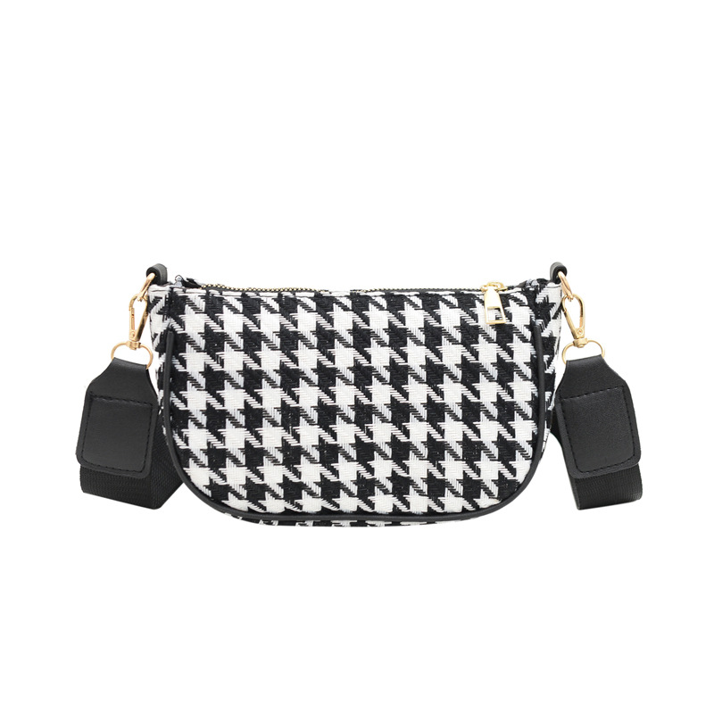 The 2021 new Korean version of the cute and fresh checkered mother-and-child bag for women is popular this year. It's a simple and stylish single-shoulder crossbody small square bag Item Picture