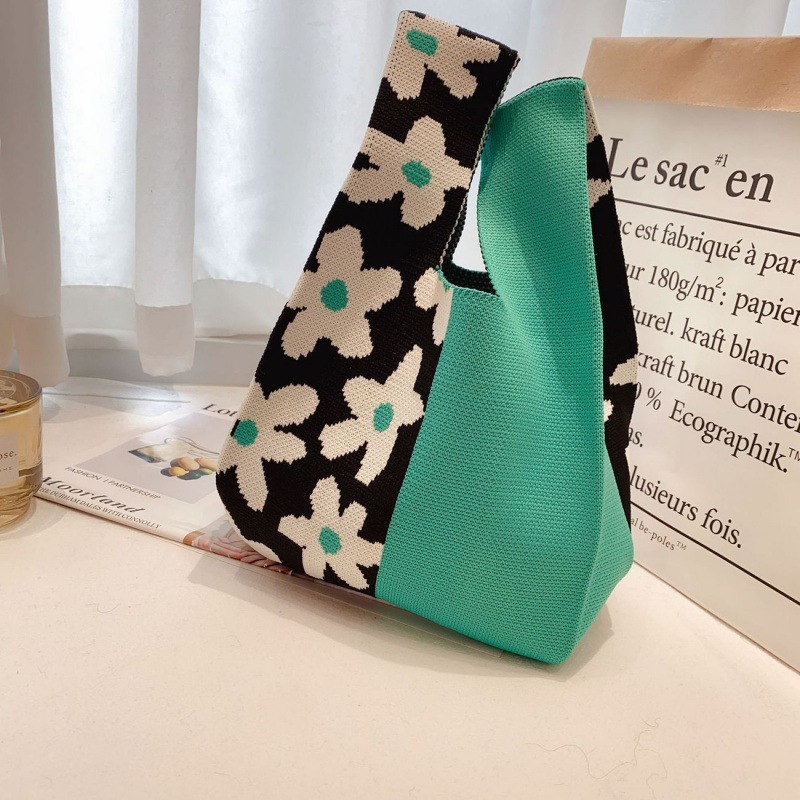 Ladies' versatile tote bag, knitted heart-shaped handbag, outdoor versatile casual handbag, the same style as the Instagram-worthy bag Specification drawing