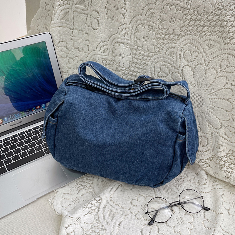 Casual and versatile crossbody bag, women's trendy and simple large-capacity single-shoulder bag, men's Korean-style couple, student denim backpack Application Scenario