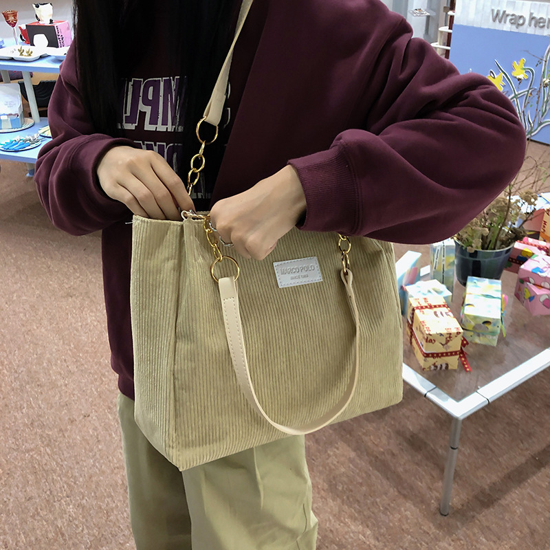 Versatile large-capacity bags, women's single-shoulder bags, versatile and niche design commuter crossbody bags. This year, corduroy tote bags are in fashion Specification drawing