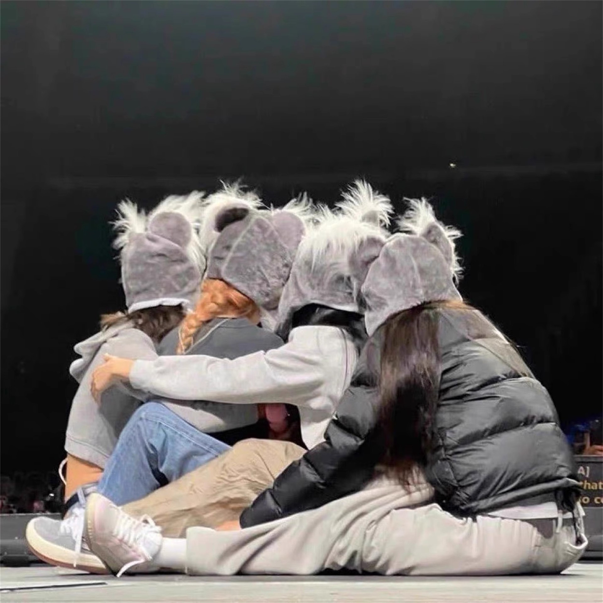 Cartoon cute koala hat for girls, warm and versatile in autumn and winter, plush pullover hat, ear-protecting hat, and a cute photo prop for girls Item Picture