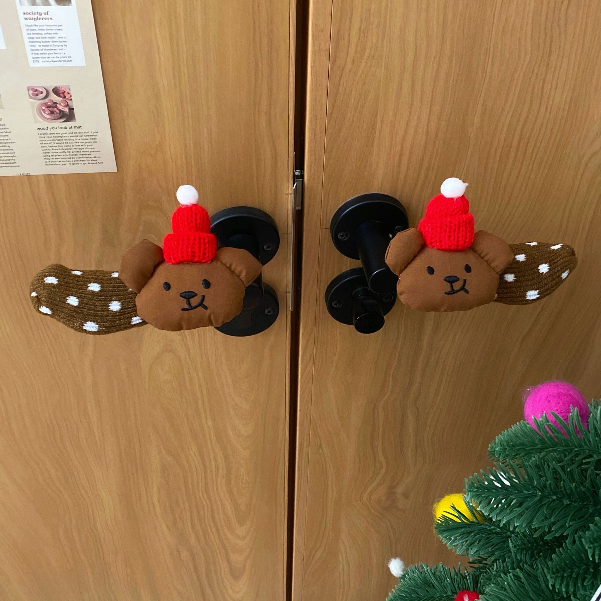 Crooked-mouth Bear door handle protection cover, new home anti-collision pad, wall guard cover, anti-freezing, anti-static, anti-collision door handle protection cover Specification drawing