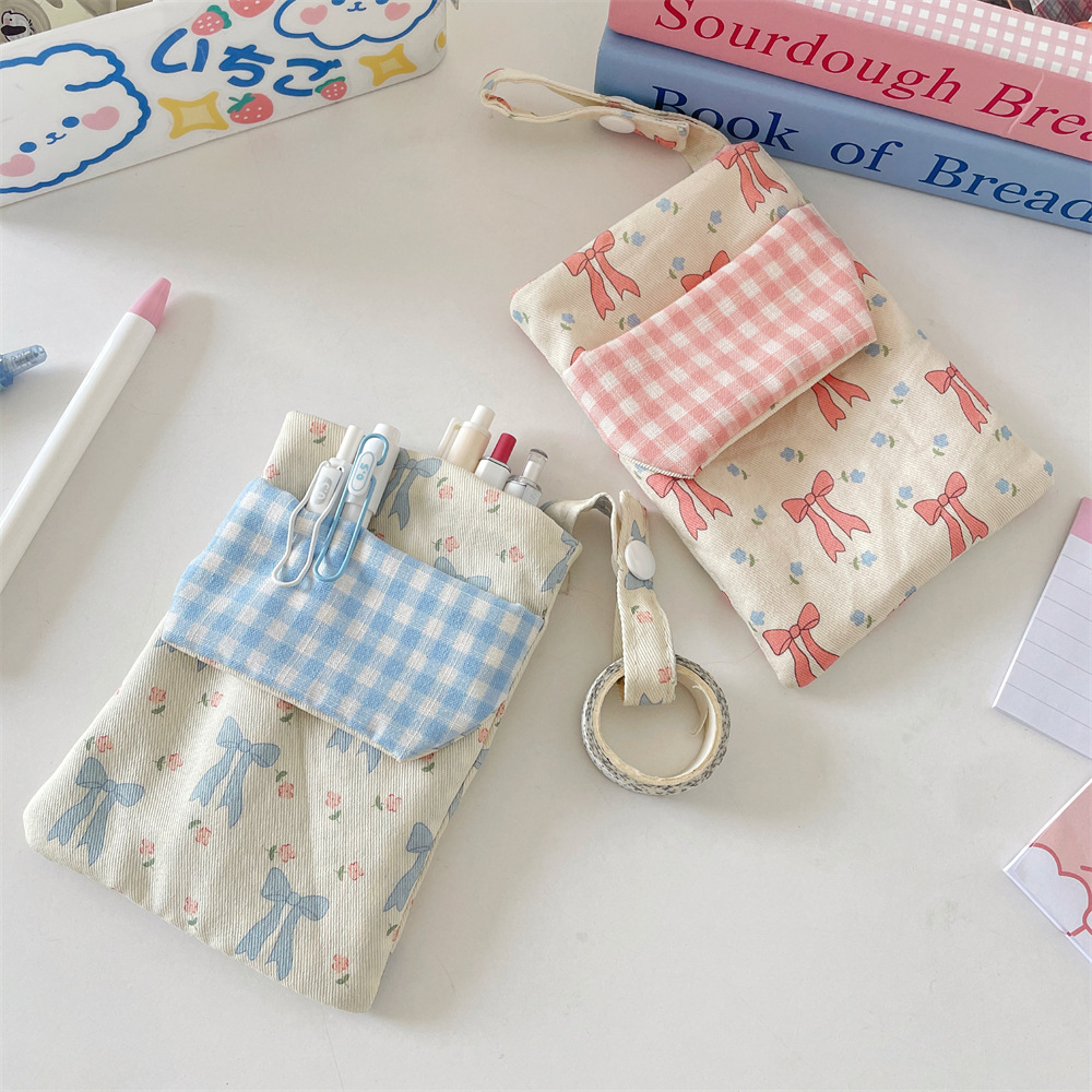 53172 Floral Print Nurse Pen case with chest pocket, portable double-layer pen cap storage and organization bag, stationery box Application Scenario
