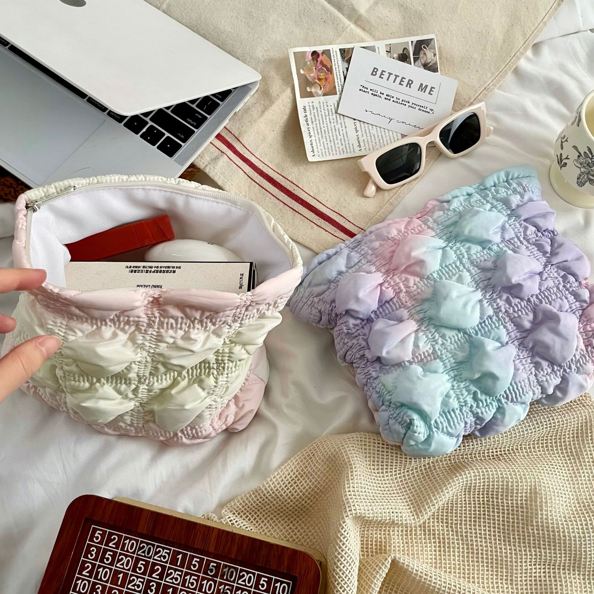 Bubble Grid Girls' Heart Makeup Bag 2025 New Style Pleated Cloud Bag Large Capacity skin care product Storage Bag Toiletry bag Specification drawing