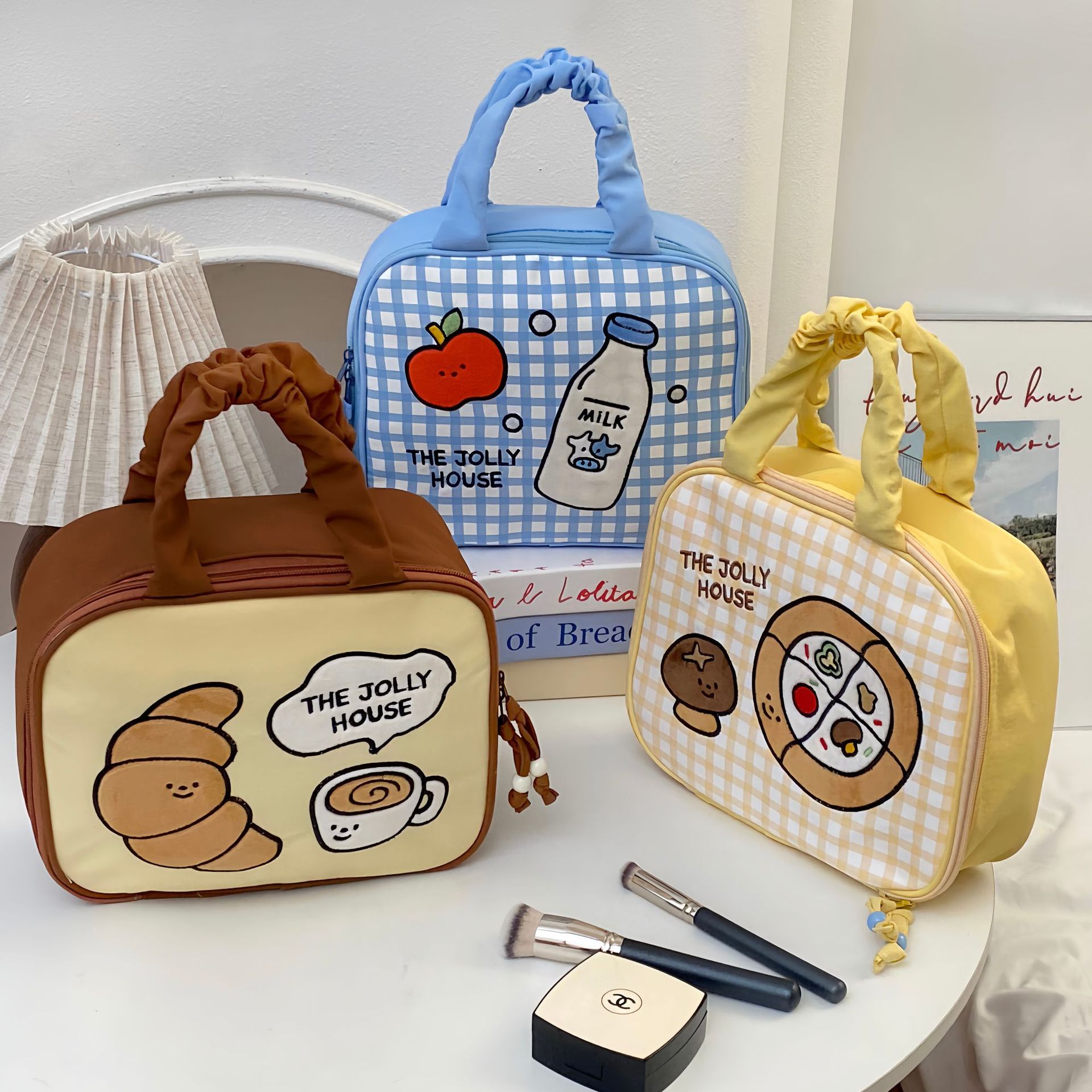 New girl illustration style makeup bag, women's pizza series, cute toiletry bag, portable large-capacity travel storage bag full figure