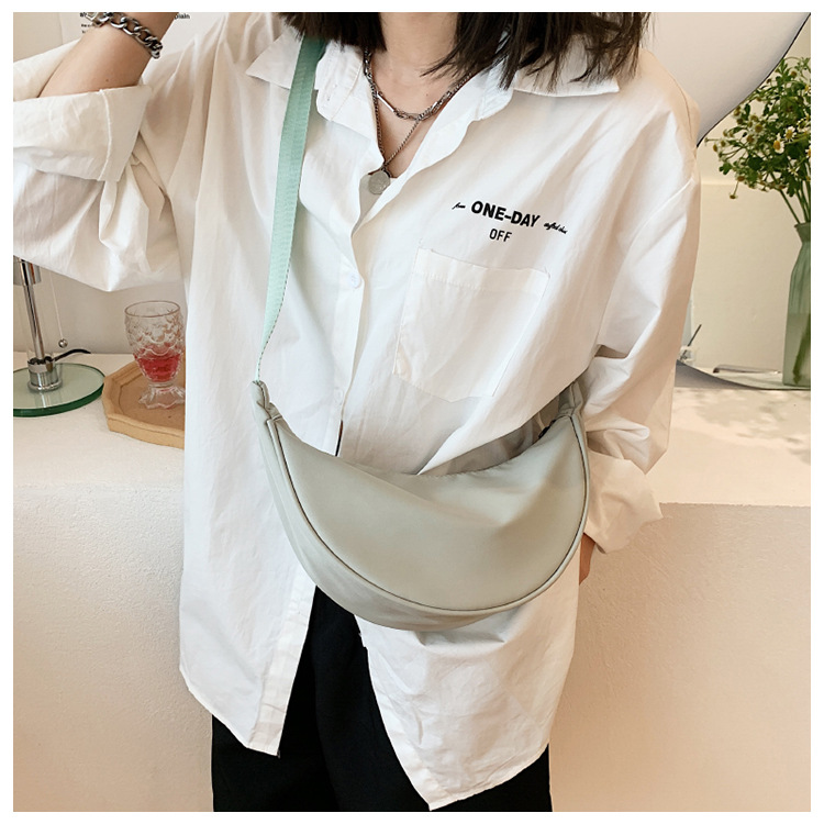 Cross-border nylon crossbody Bags are selling well. New trendy and versatile single-shoulder dumpling bags and lightweight underarm canvas bags Application Scenario