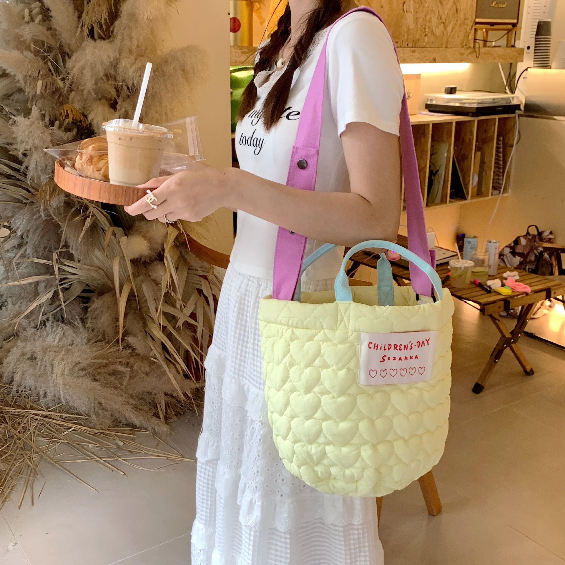 3765 [In Stock] The same style handbag as Zhao Lusi, large capacity taro purple hand-held crossbody bag, Mommy bag Application Scenario