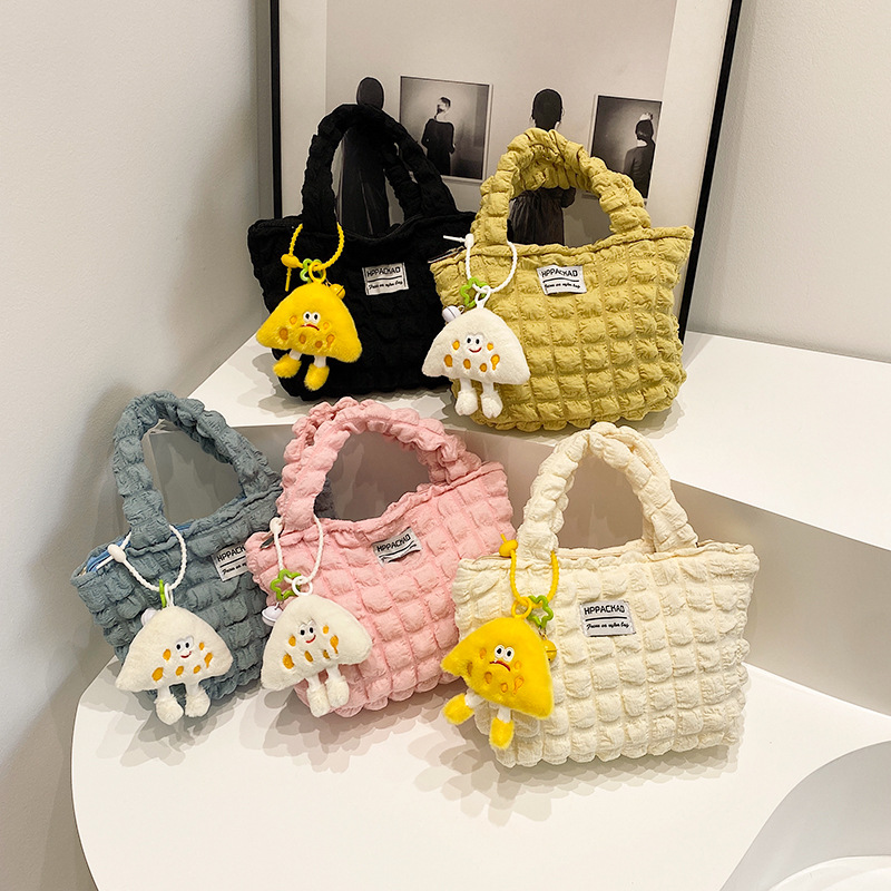 New cloud bubble pleated commuter single-shoulder hand-held bun mother bag, simple and large-capacity summer Korean version ins women's bag full figure