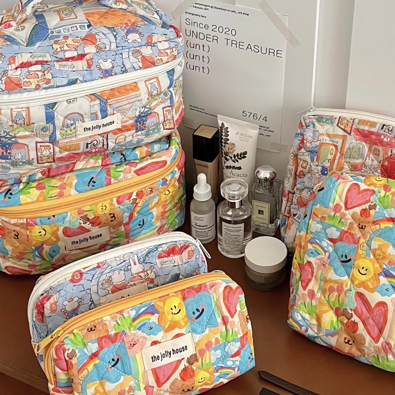 Colorful graffiti makeup bag, cute and girlish, large-capacity portable travel toiletry bag, miscellaneous storage bag, three-piece set details Picture