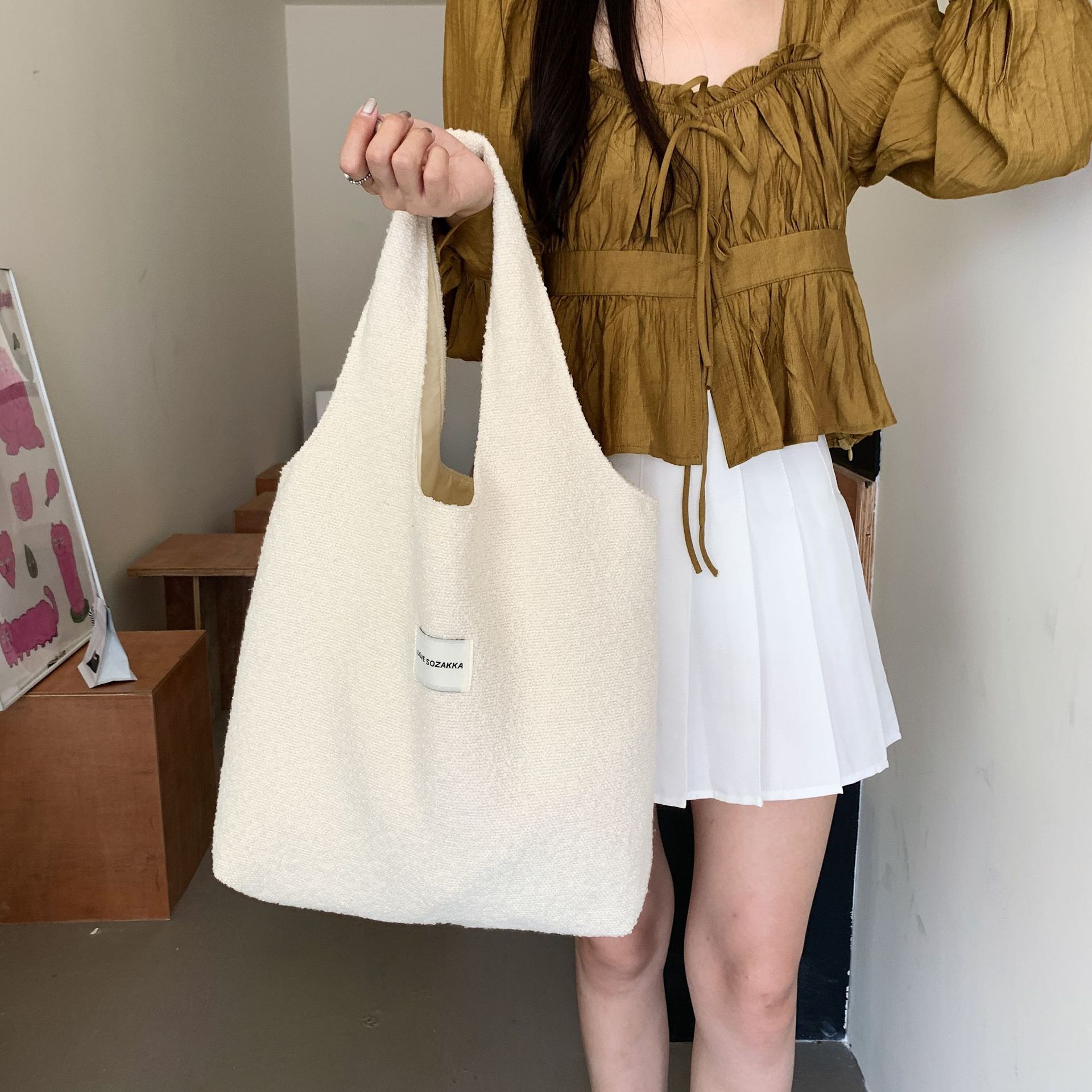 28171 woolen Japanese and Korean large bag, Harajuku versatile female student large capacity single-shoulder bag, retro vest bag details Picture