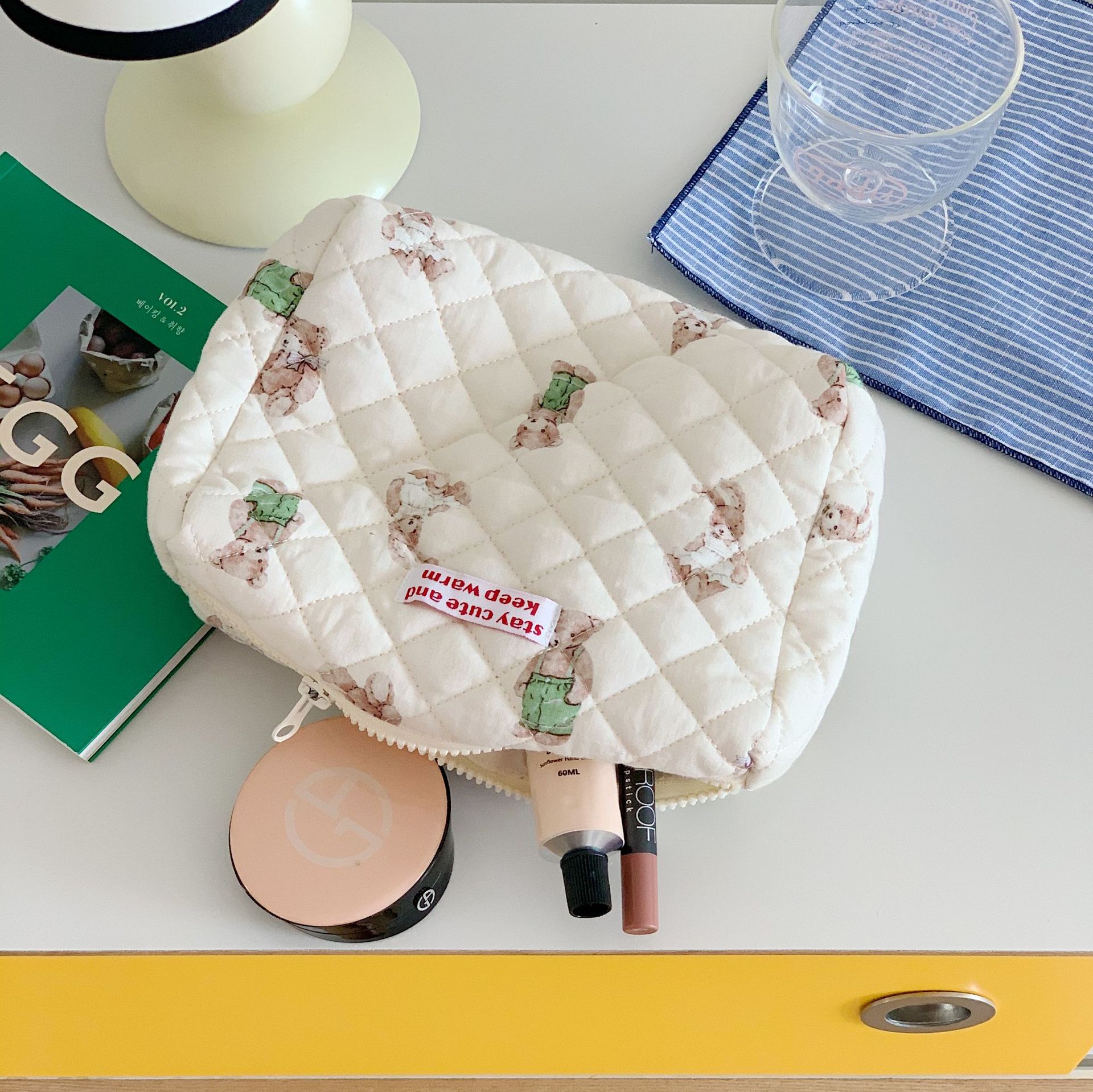 ins Korean flower bear Little rabbit makeup bag, pen case, large capacity portable travel toiletry bag, and miscellaneous storage bag Specification drawing