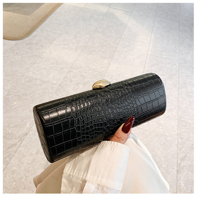 Warm brown crocodile-patterned long baguette bag, clutch bag, trendy motorcycle, date, party, and irregular-shaped bag for autumn and winter details Picture