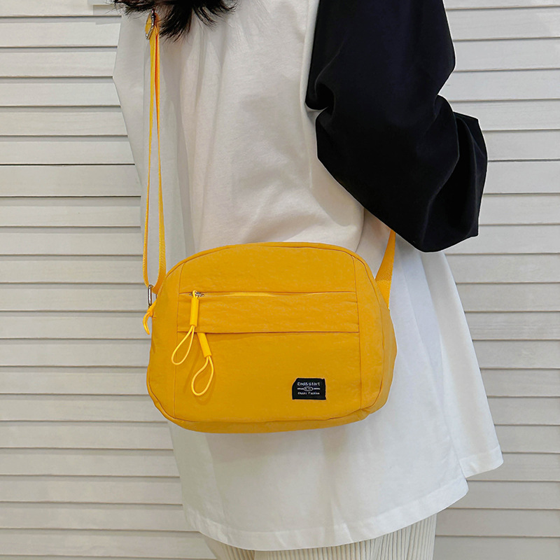 Cross-border small square bag, light and casual crossbody bag for women, 2025 new style nylon fabric underarm bag, simple and fashionable single-shoulder bag full figure