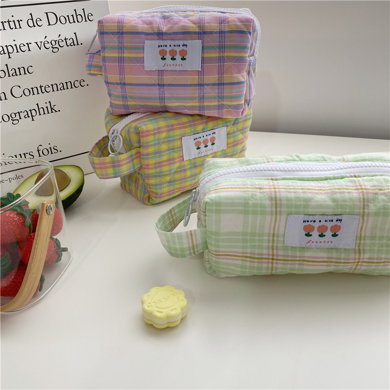 19162 Korean artistic pen case, ins Japanese quilted hand-held grid storage and organization, canvas cosmetic bag, stationery details Picture