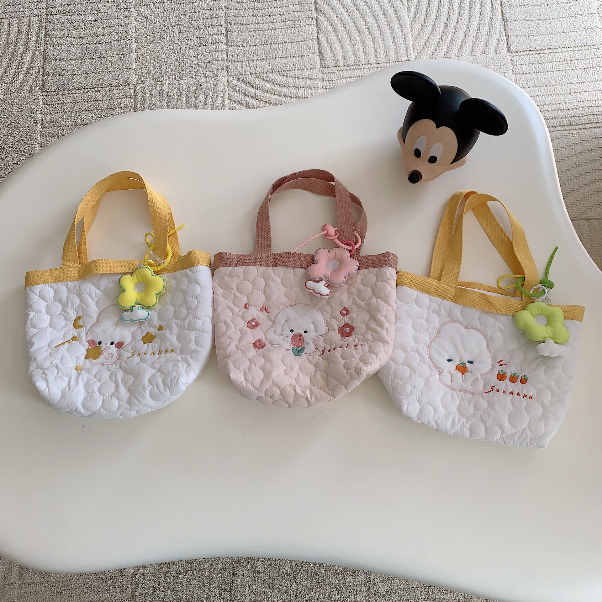 34222 ins quilted flower handbag, cute embroidered bento bag, soft hand handbag, commuting bag for work full figure