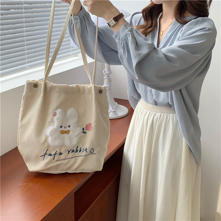 【 In Stock 】110102 Japanese-style corduroy cute embroidered single-shoulder bag, student schoolbag, artistic cloth bag full figure