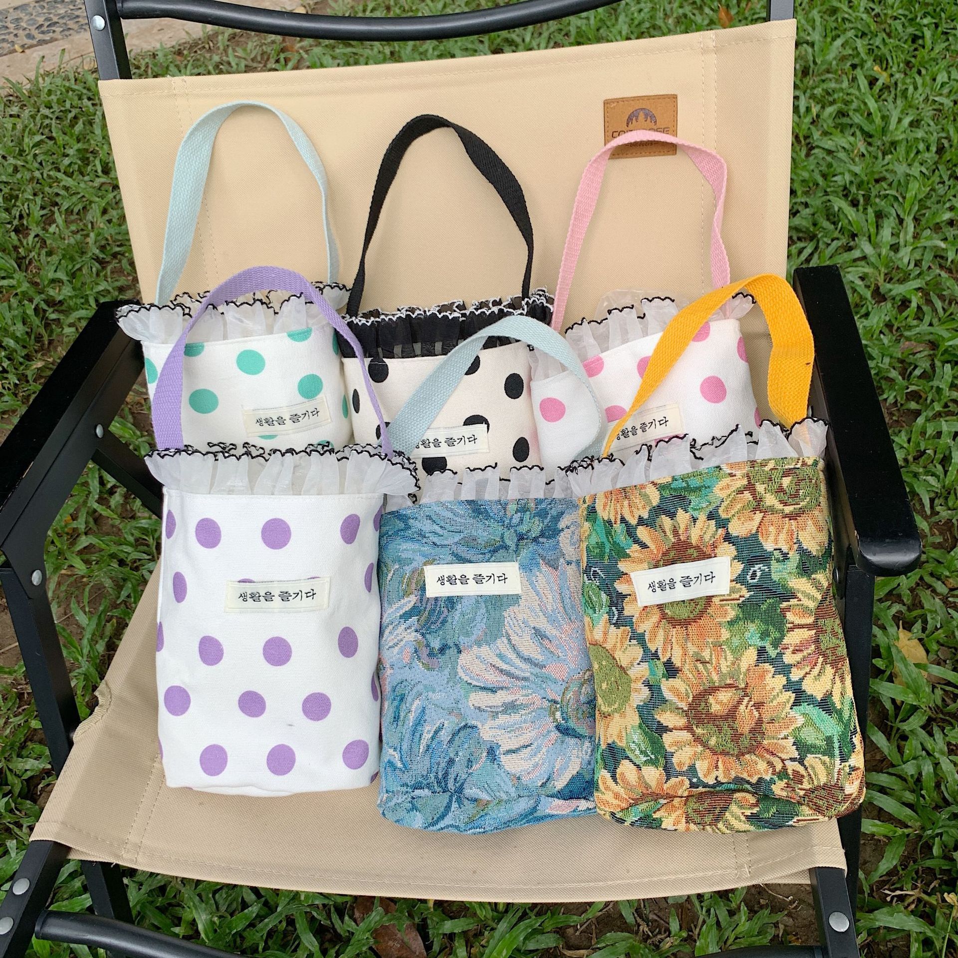 【 In Stock 】2624 Artistic New Polka Dot hand-held mini bento bag for casual ladies, portable and easy to carry full figure