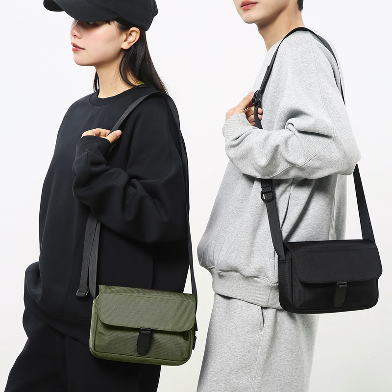 WEPOWER's new casual commuting single-shoulder crossbody bag features a large-capacity sports function, windproof and water-repellent cycling crossbody details Picture