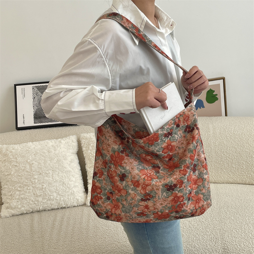 4481 Fashionable and versatile floral bag, large-capacity corduroy fabric bag, retro and laid-back style, single-shoulder crossbody bag for shopping full figure