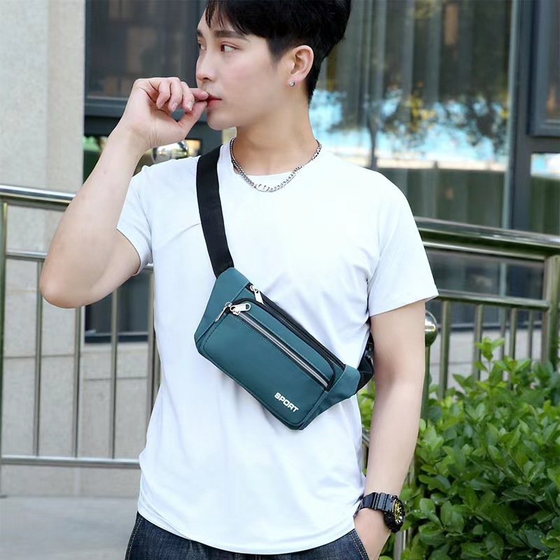 The mobile phone waist bag is a multi-functional large-capacity belt for men to work on construction sites. It is waterproof and wear-resistant Application Scenario