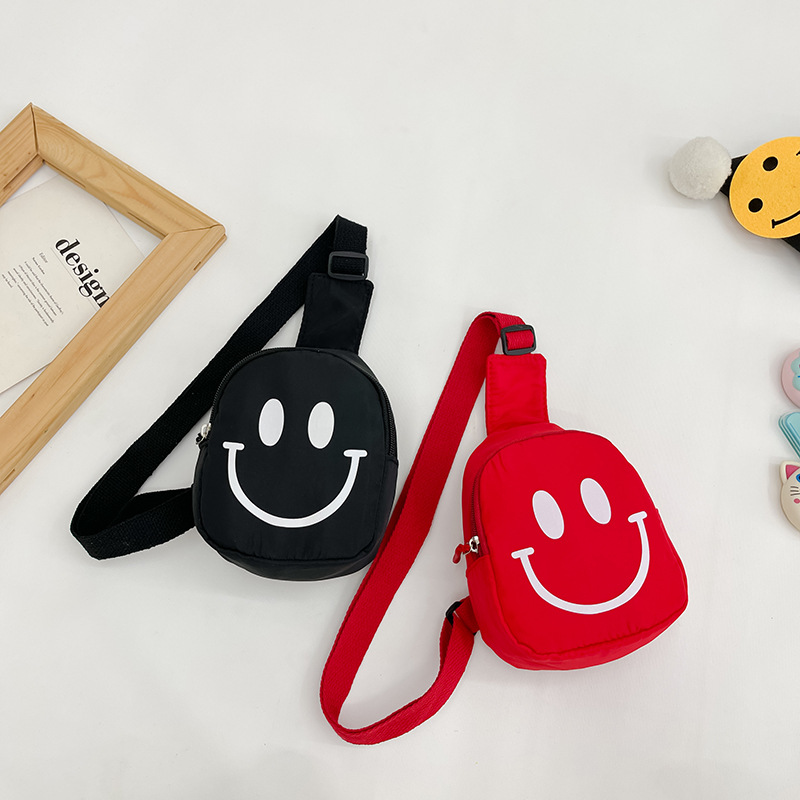Smiling Face Children's crossbody Bag 2025 New style nylon trendy Boys' chest Bag, customized backpack for kindergarten babies and girls Application Scenario