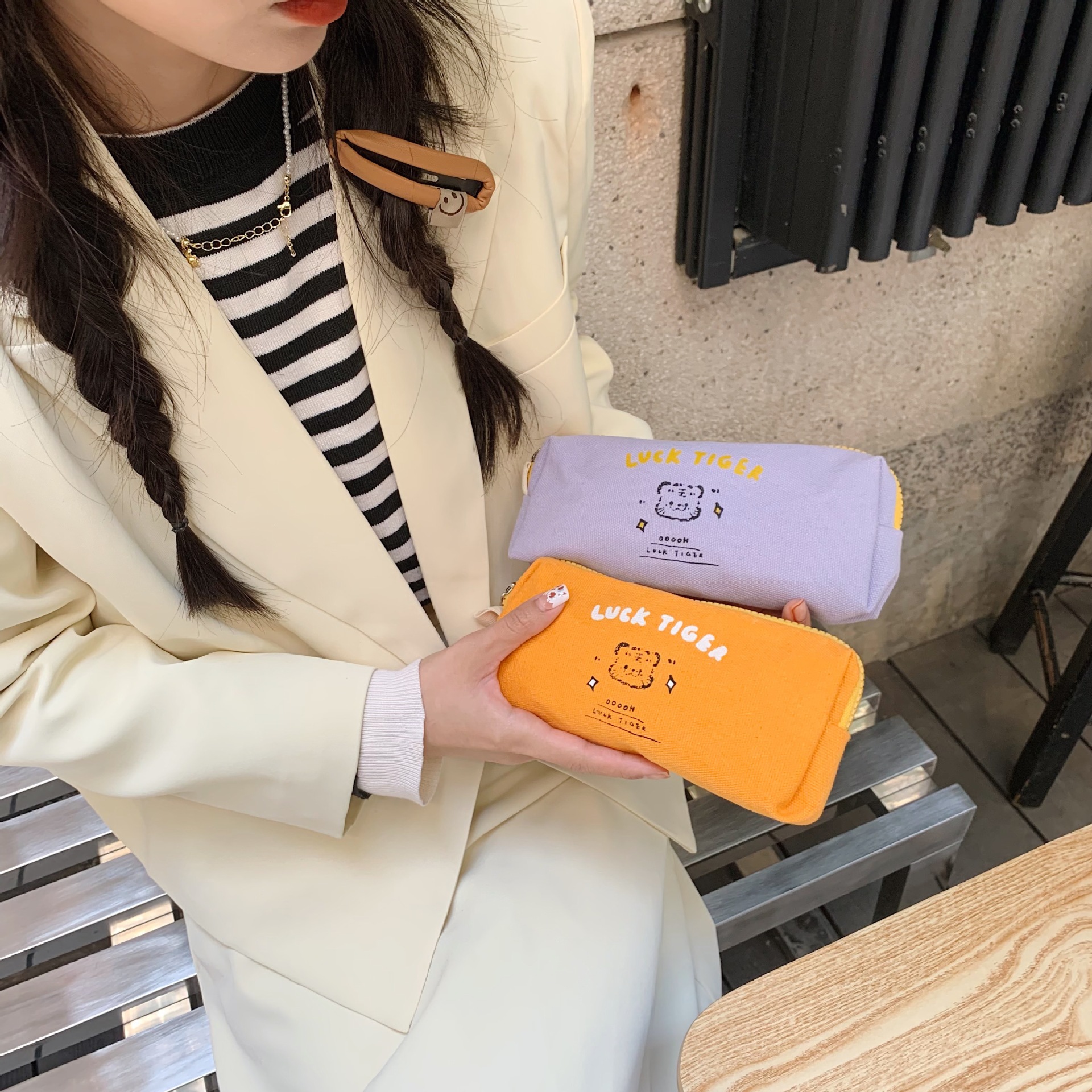 【 In Stock 】22272 Little Tiger Pen Case, ins Creative Stationery Box, Simple Storage Bag, Portable Makeup Bag Specification drawing