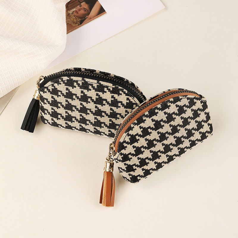 2023 New style Zero Wallet Women's Mini Coin Case, small canvas fashionable portable key case, trendy small wallet Application Scenario