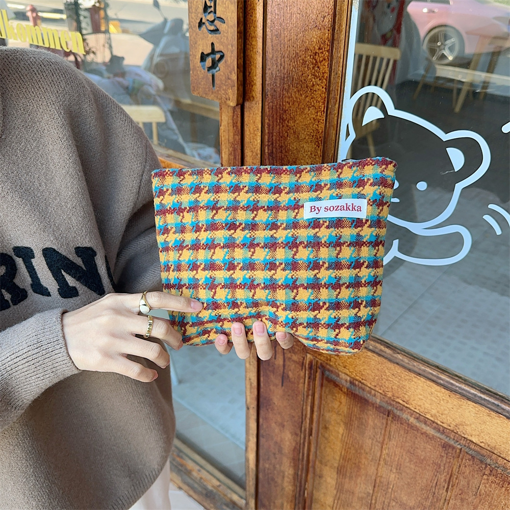 311023 ins Casual woolen small square bag, retro thousand bird check pattern cosmetic bag, loose change clutch, storage bag Application Scenario