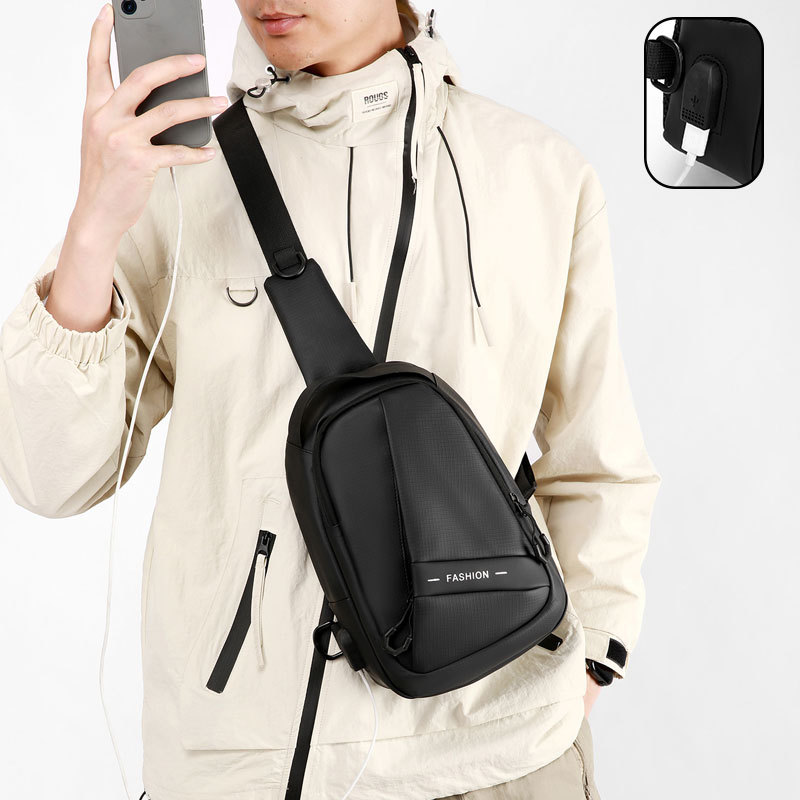 The new waterproof single-shoulder bag with a chest cover is a casual and fashionable outdoor commuting backpack and a lightweight men's crossbody bag for travel Application Scenario