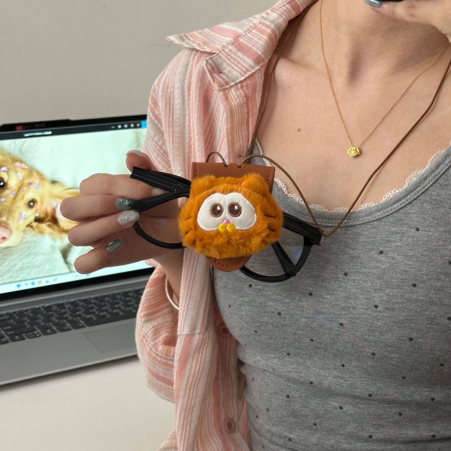Cartoon neck glasses string for girls, cartoon Garfield cat plush sunglasses, glasses string, anti-loss and anti-drop chain details Picture