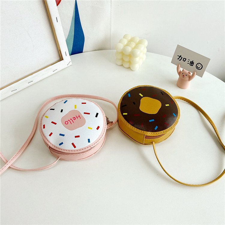 The manufacturer's children's crossbody single-shoulder bag, princess cartoon loose change bag, fashionable and cute, doughnut crossbody small corner Application Scenario