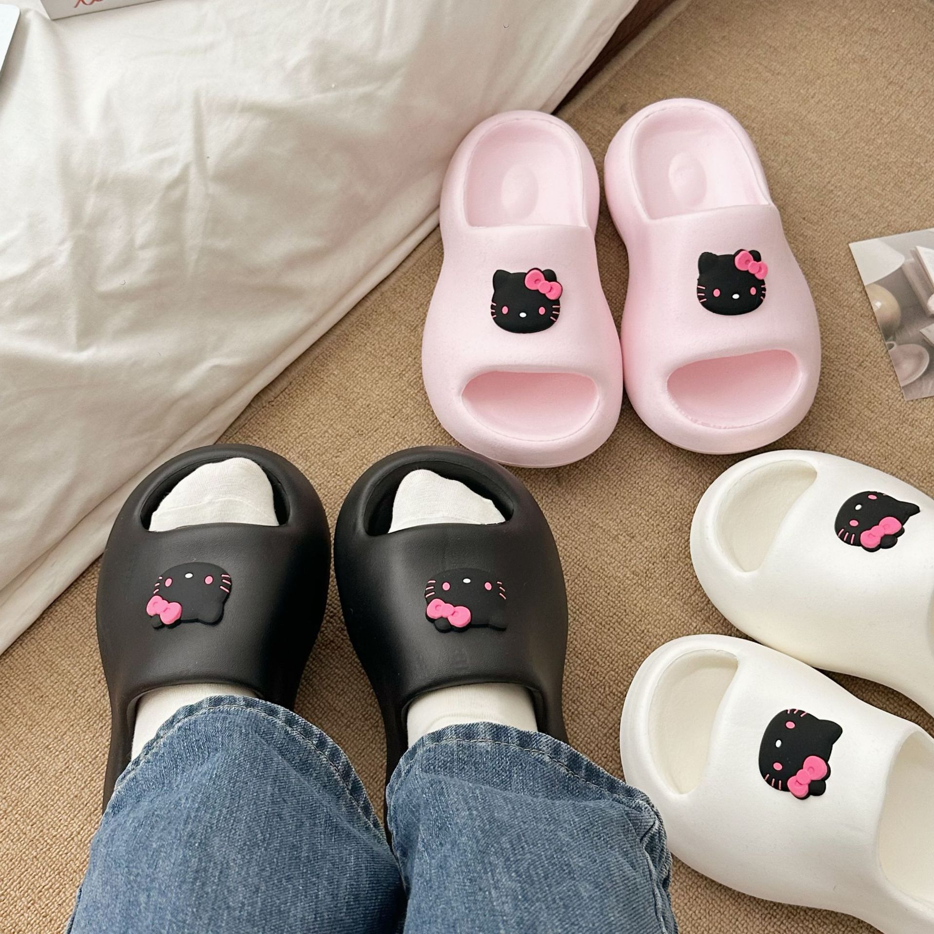 Cute cat cartoon slippers that can be worn outside as flip-flops, women's summer home slippers, thick-soled bathroom anti-slip one-line slippers full figure