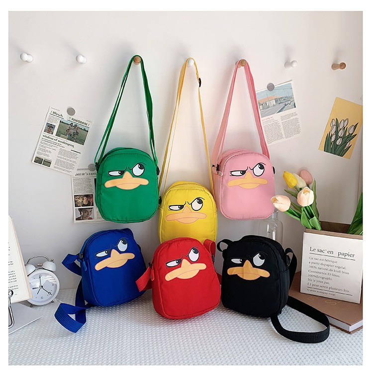 Creative and funny nylon bag 2024 New style Japanese and Korean sweet girl soft girl single-shoulder bag, wide-eyed big mouth duck crossbody bag full figure